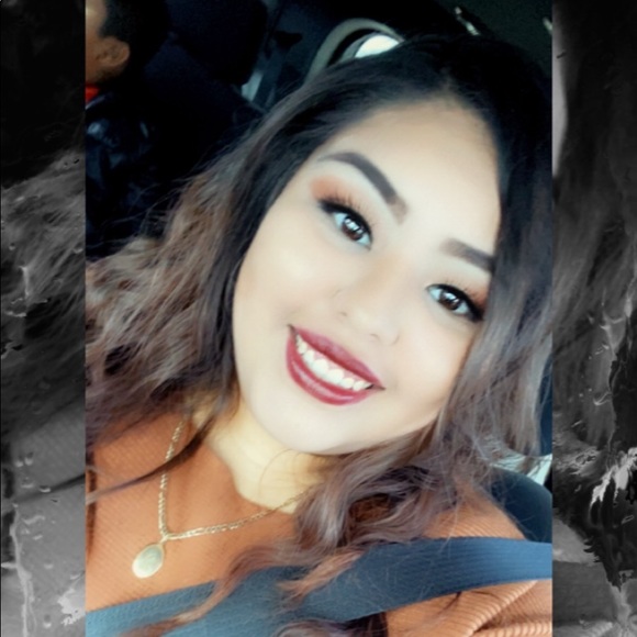 Meet your Posher, Astrid - Picture 1 of 1